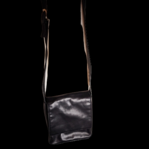 Tannery West soft leather crossbody - Picture 2 of 14